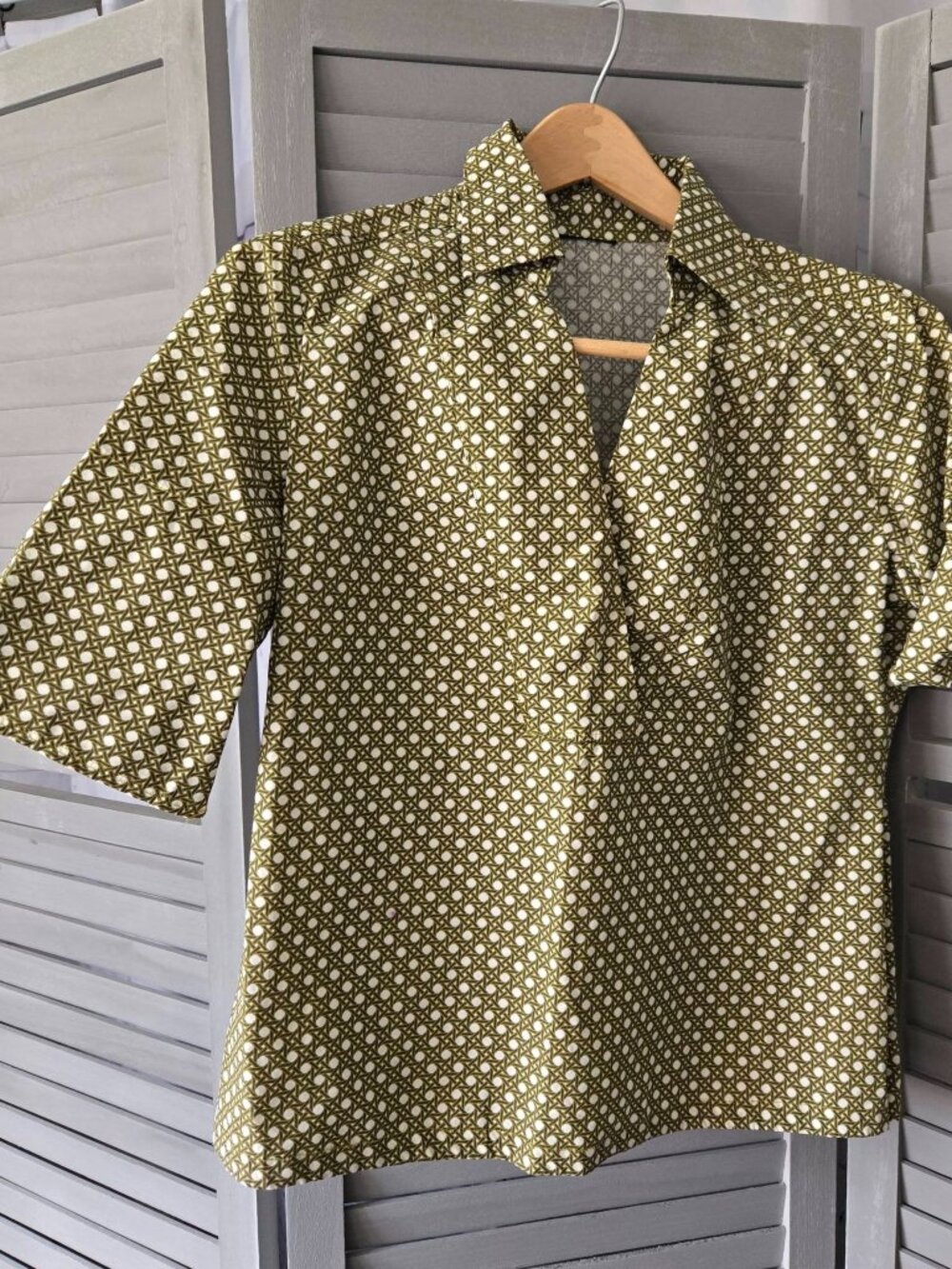 great Loft? cotton spandex trellis print top lime green cream sz s/m